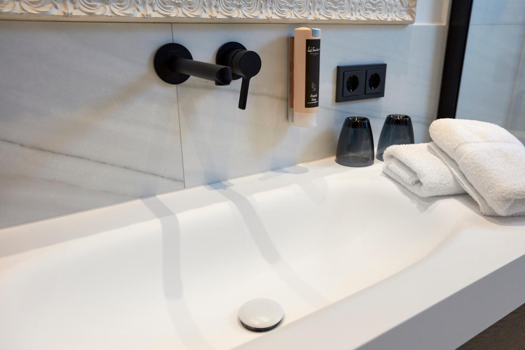 Hotel Alpina Ишгъл Екстериор снимка