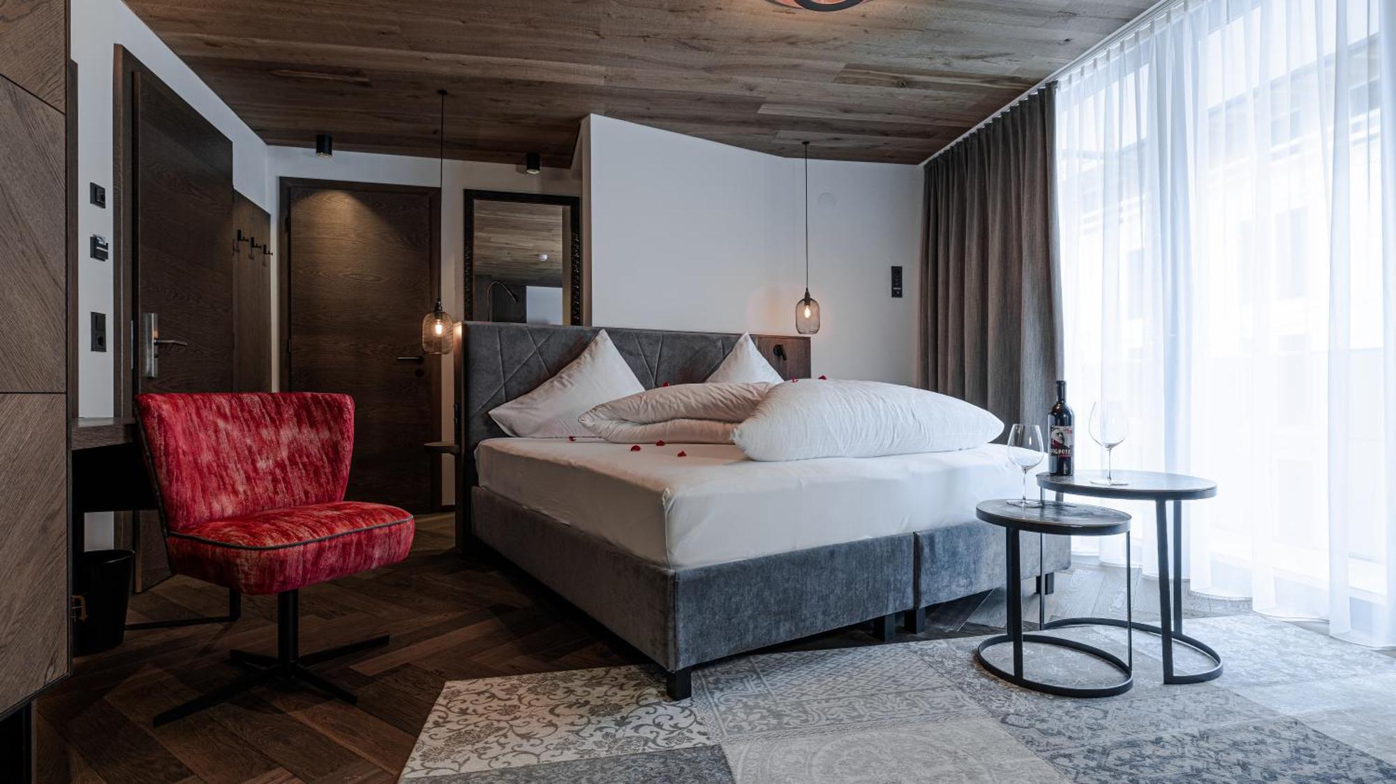 Hotel Alpina Ишгъл Екстериор снимка