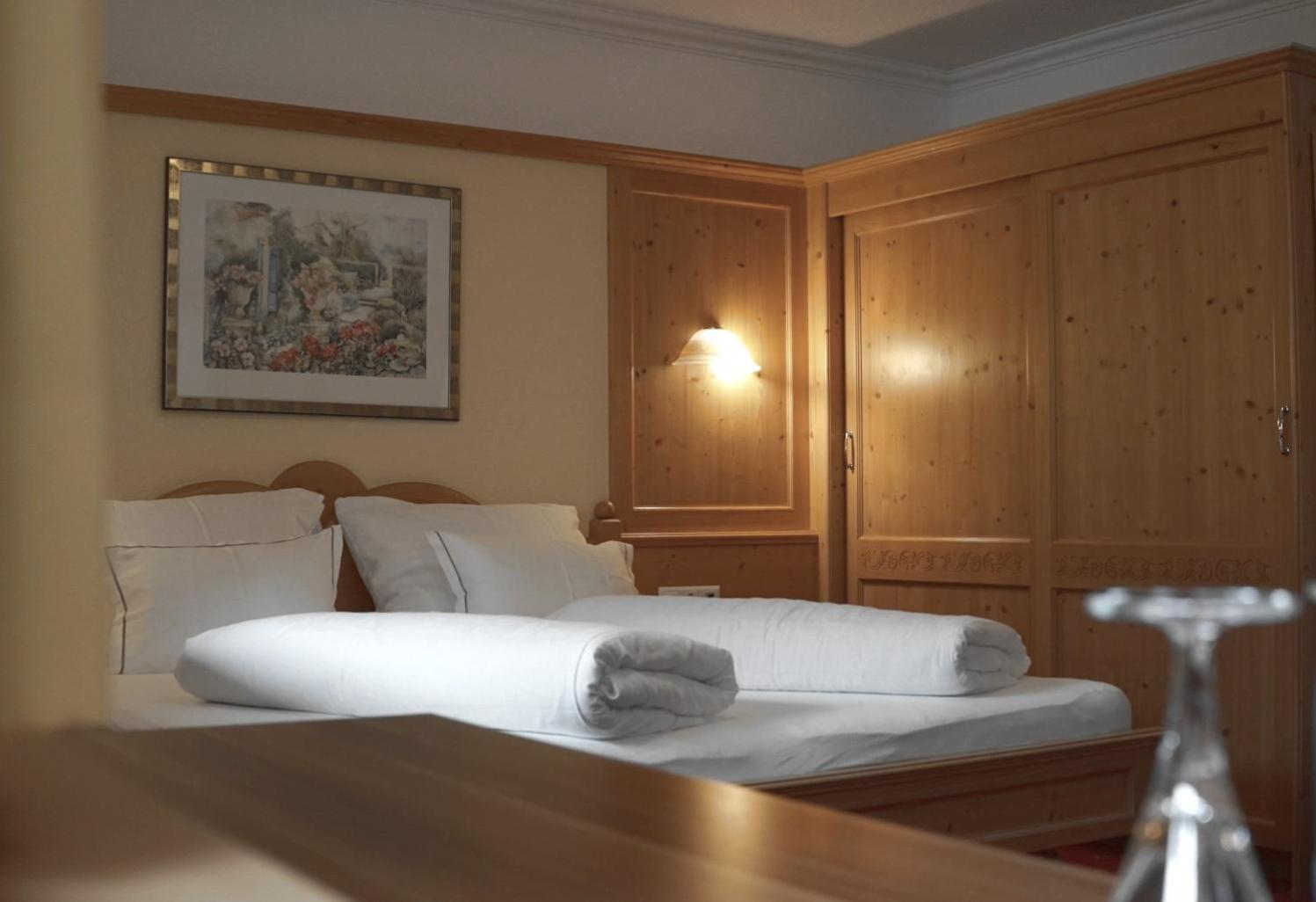 Hotel Alpina Ишгъл Екстериор снимка