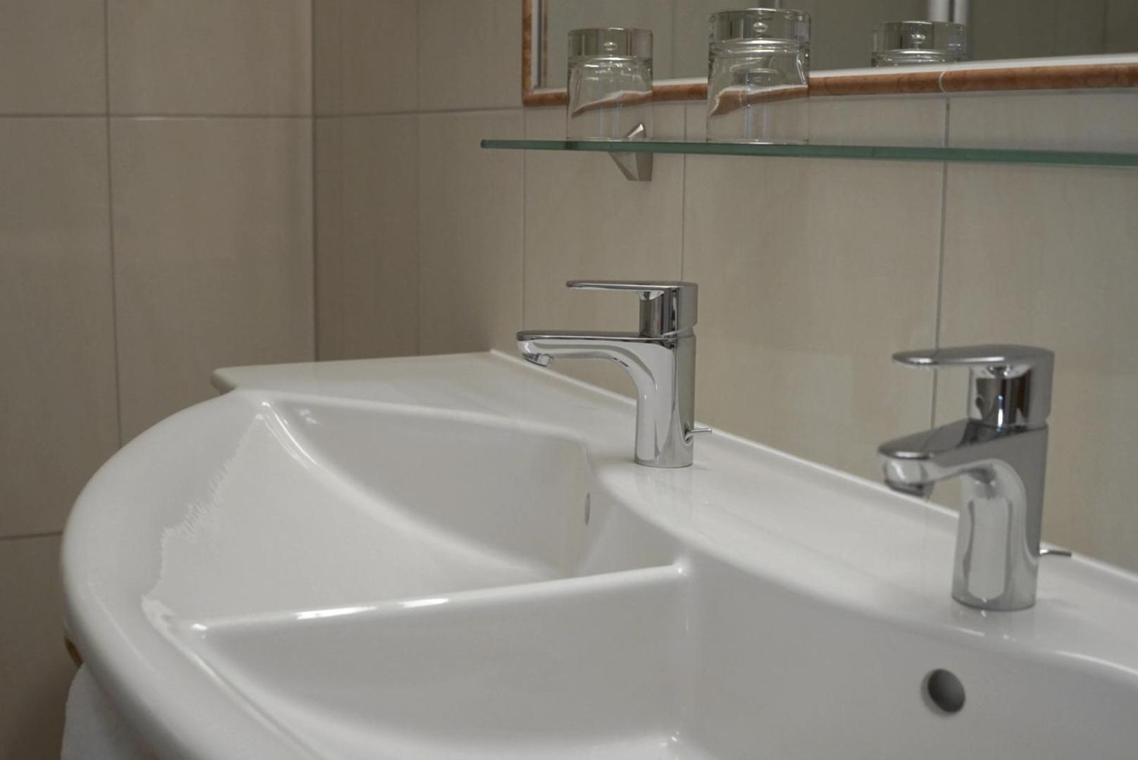 Hotel Alpina Ишгъл Екстериор снимка