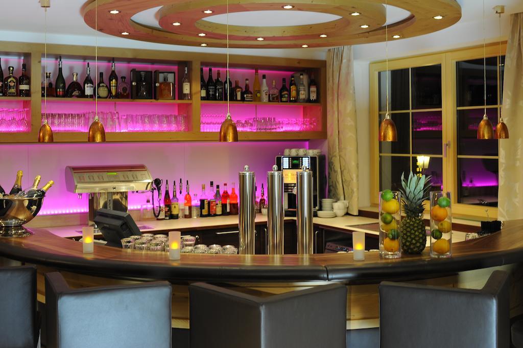 Hotel Alpina Ишгъл Екстериор снимка